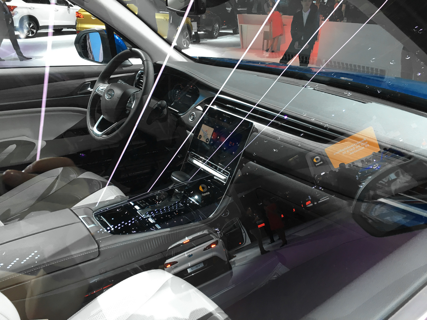 Китайцы показали новый «паркетник» для рабочего класса