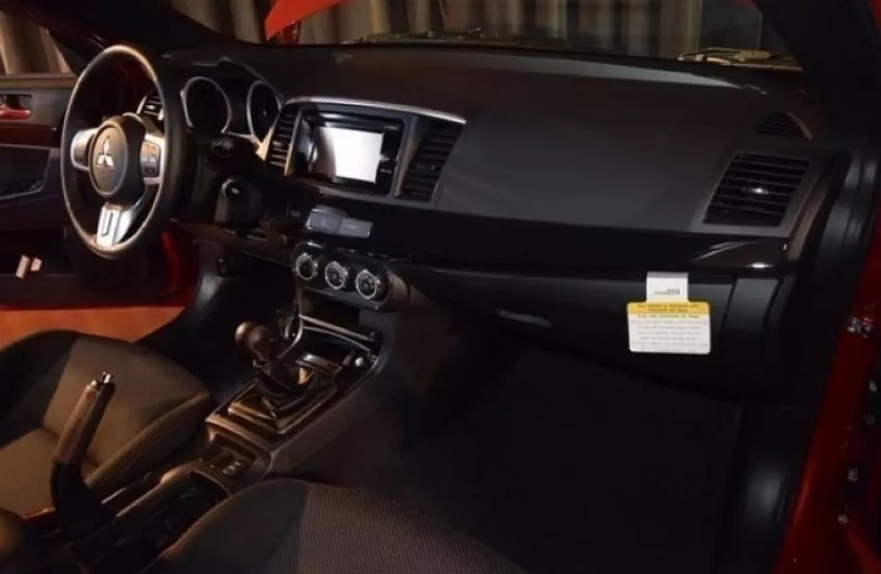 В США выставили на продажу новый Lancer Evolution из 2015 года