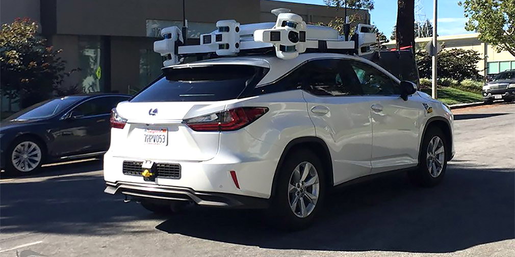 Беспилотник Apple впервые угодил в ДТП