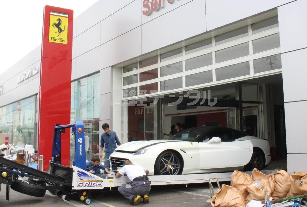 В дилерском центре Ferrari на острове Рокко стихия уничтожила 51 новый суперкар