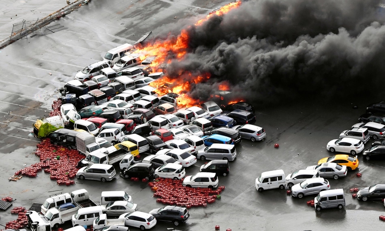 Автомобили было уничтожено огнём
