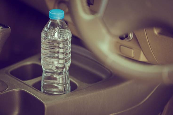 Хранение этих 8 вещей в автомобиле угрожает вашему здоровью и безопасности