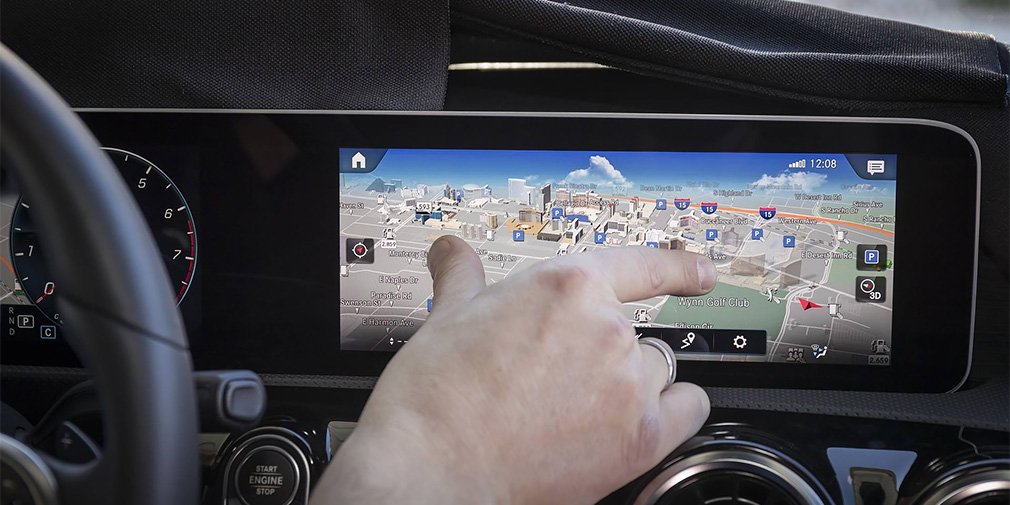 Автомобили Mercedes научатся избегать парковки в криминальных районах