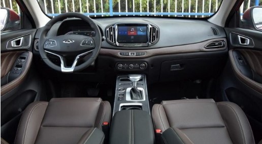 Популярный кроссовер Chery обновился и подешевел