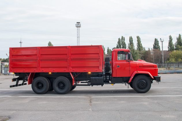 «АвтоКрАЗ» выпустил партию «тропических» грузовиков (ФОТО)