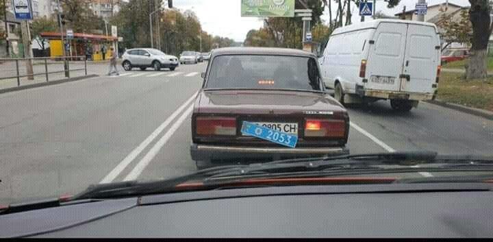 Курьез с номерами разоблачил автомобиль скрытого наблюдения МВД (фото)