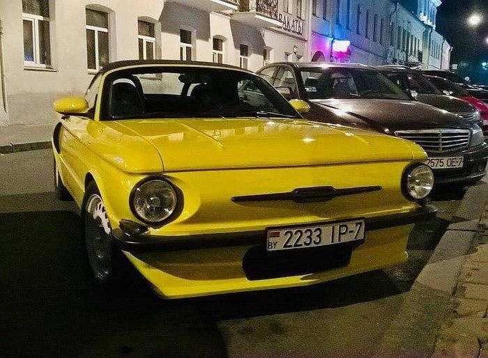 Старый Запорожец превратили в стильный спортивный родстер