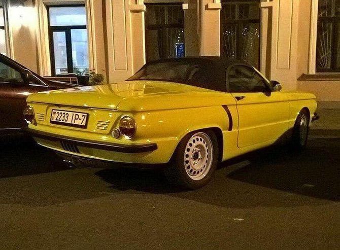 Старый Запорожец превратили в стильный спортивный родстер