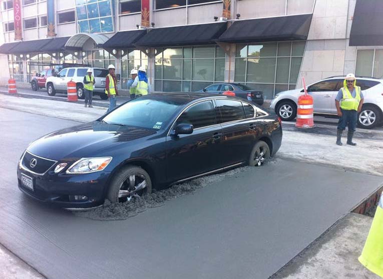 Lexus в бетоне