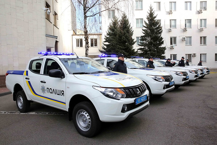 Правоохранителям снова выдали новые автомобили (ФОТО)