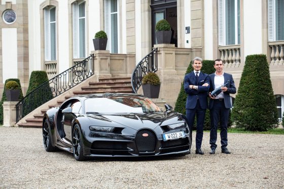 В Bugatti показали, как соединить алкоголь и гоночные традиции