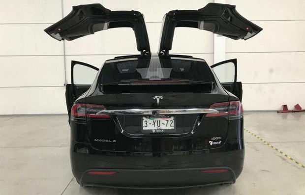 Мексиканцы создали бронированную версию электрического кроссовера Model X
