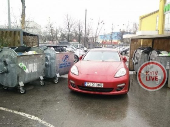 Дожили: украинцы начали выбрасывать Porsche на помойку