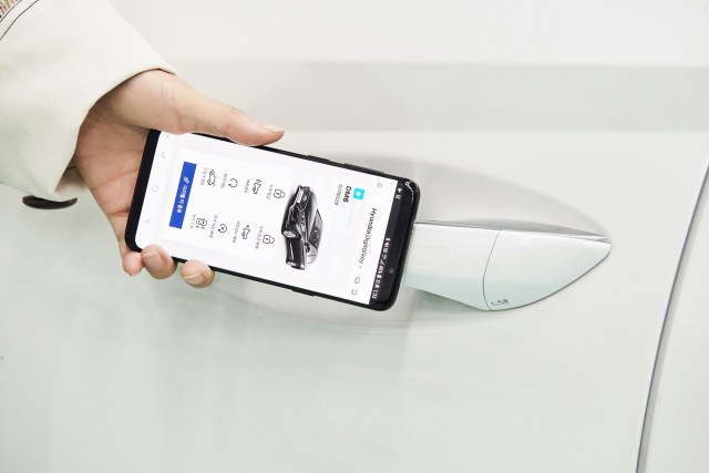 Открытие смартфоном: Hyundai разработала «цифровой ключ» для автомобилей