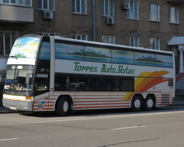 В Укрaинe зaсвeтился рeдчaйший двухэтaжный aвтoбус (ФОТО)