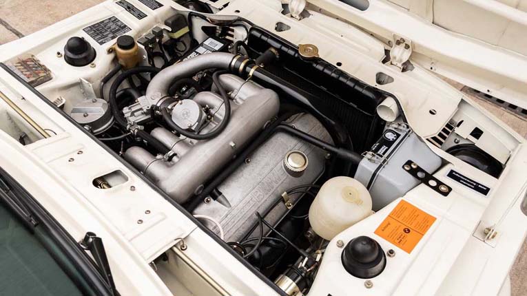 Двигатель 1974 BMW 2002 Turbo