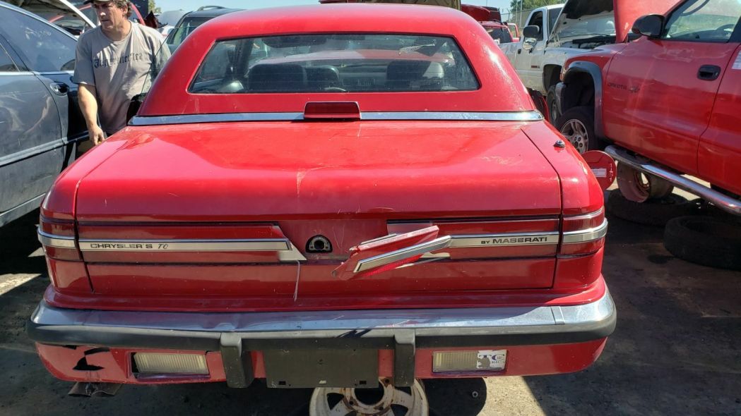 На свалке нашли редкий Chrysler от Maserati за 70 000 долларов