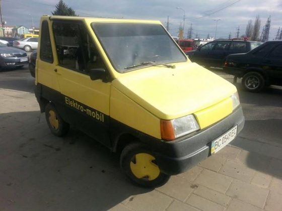 В Украине заметили редкий венгерский электромобиль