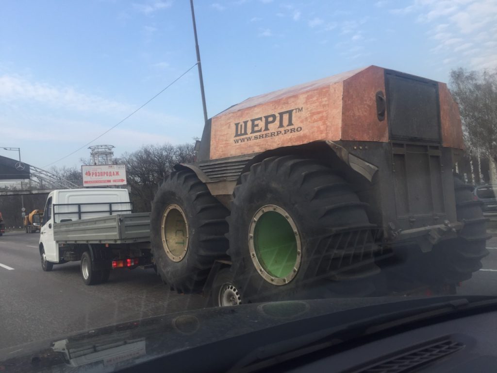 В Украине заметили редкий вездеход за 100 тыс. долларов