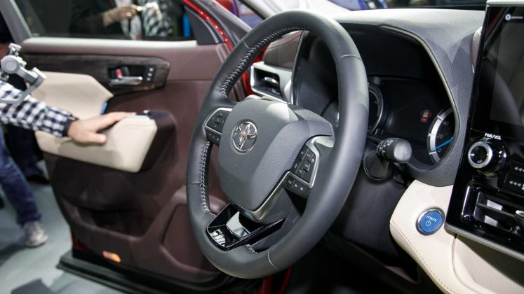 В Нью-Йорке дебютировала Toyota Highlander нового поколения