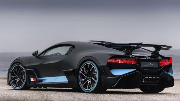 Гиперкар Bugatti испытали экстремальными условиями