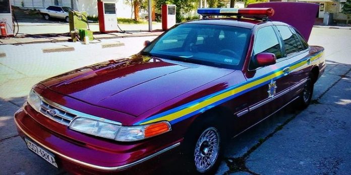 В Украине заметили странный полицейский автомобиль