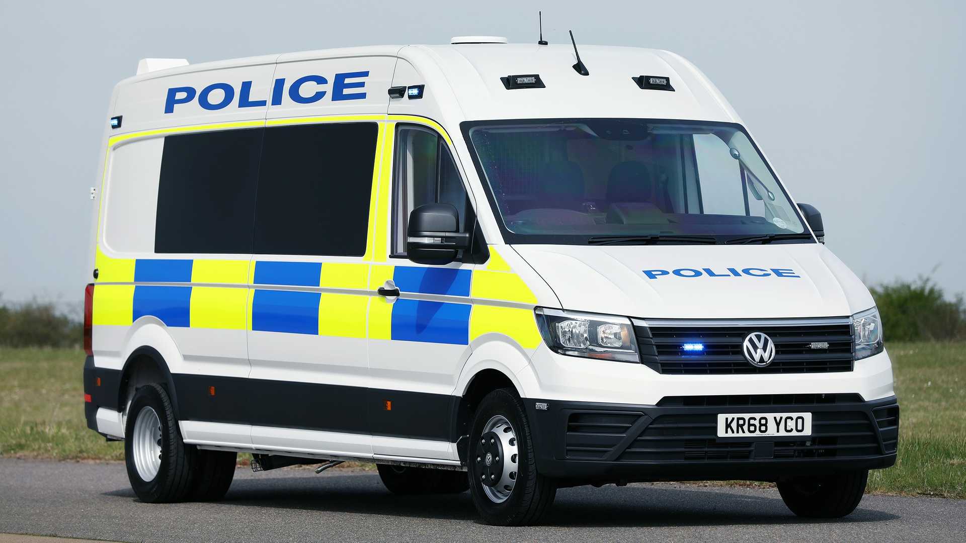 Volkswagen представил новый фургон для полиции