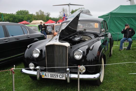 В Украине появился уникальный 60-летний Bentley S2