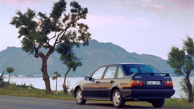 В 1996 году выпуск Volvo 440 был прекращён