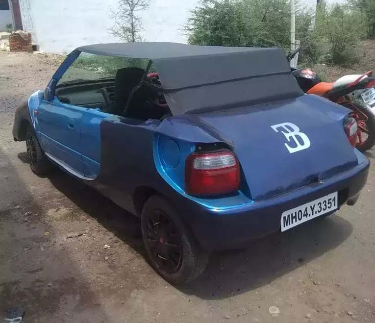 На крышке багажника нанесен логотип компании Bugatti с ручной росписью