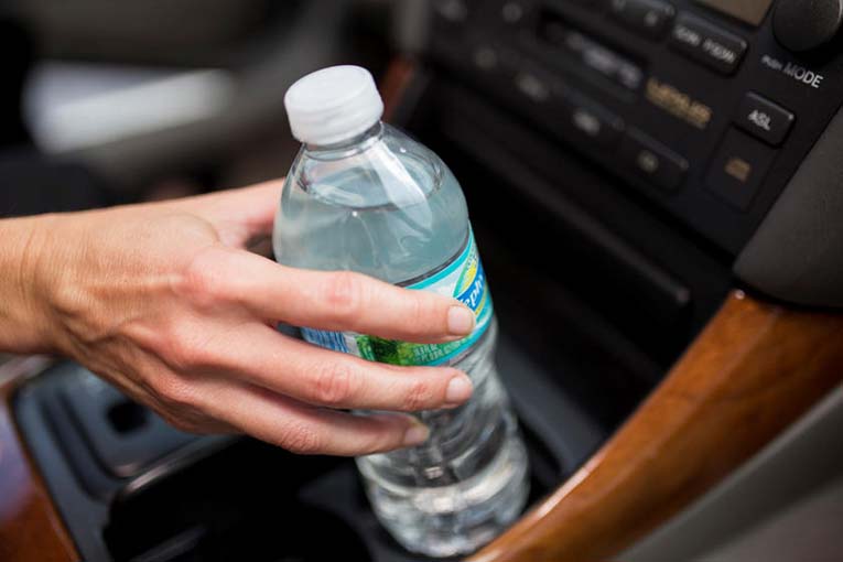 Не пейте воду во время вождения — Кипр