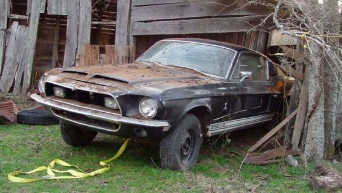 В заброшенном сарае нашли уникальное купе Shelby за сто тысяч долларов