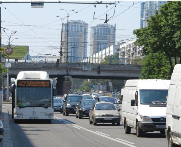 В Киеве замечены интересные маршрутки на голубом топливе