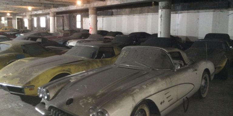 Пыльную коллекцию необычных Corvette разыграют в лотерею