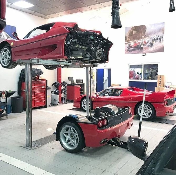 Замена сцепления на суперкаре Ferrari F50 обойдется по цене нового Дастера