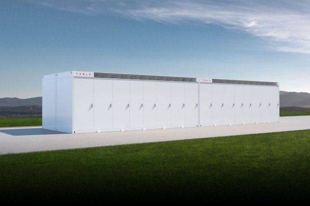 Tesla презентовала мобильную электростанцию размером с контейнер: фото