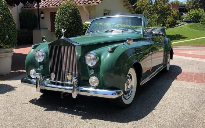 Уникальный Rolls-Royce полувековой давности продали за полмиллиона долларов