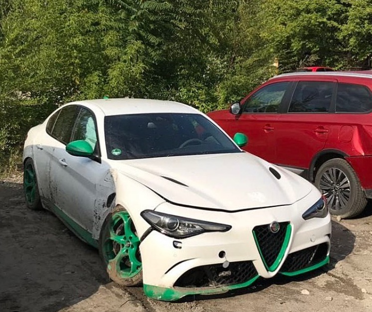 В Украине разбили редчайшую заряженную Alfa Romeo
