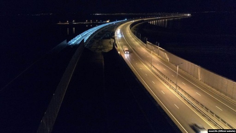 На Керченском мосту провели ночное тестирование: опубликованы фото и видео