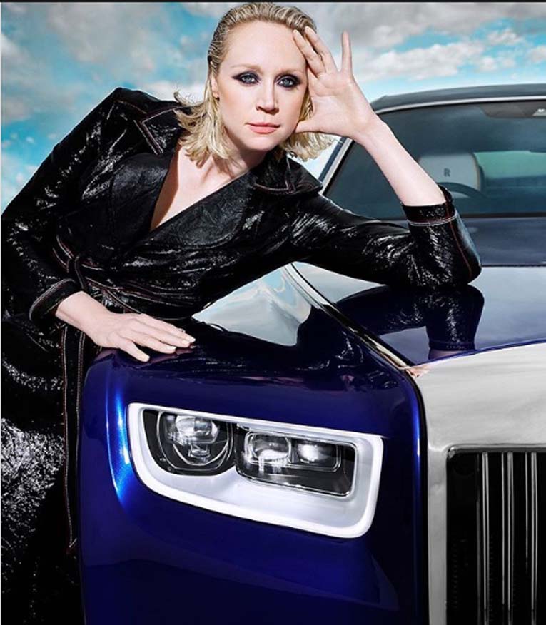 Новый лозунг Rolls Royce: «Добавьте немного жесткости к гладкости и оживите свою внешность с Phantom. Правила переписаны.»