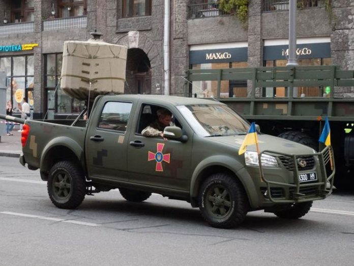 Украинской армии выделили новые спецпикапы