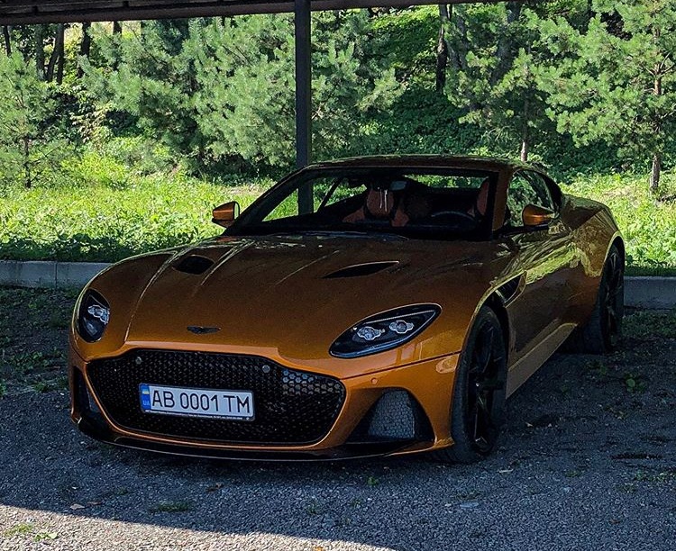 В Украине заметили самый быстрый Aston Martin
