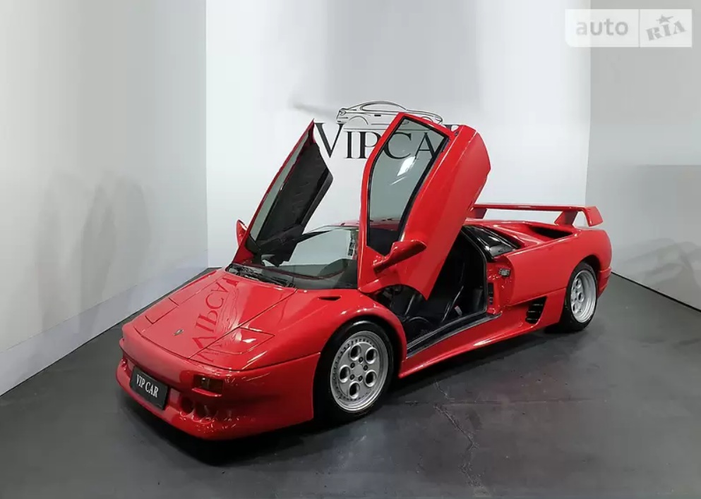 В Украине на продажу выставили уникальный Lamborghini Diablo