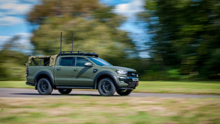 Ford Ranger превратили в армейский пикап