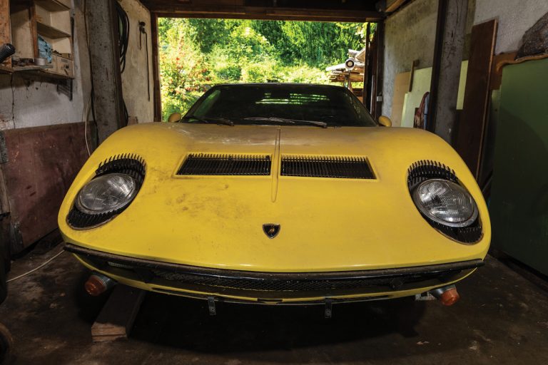 Найденный в гараже старый Lamborghini продали за $1,6 миллиона