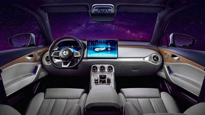 Mercedes-Benz и BYD показали Denza X совместный кроссовер (ФОТО)