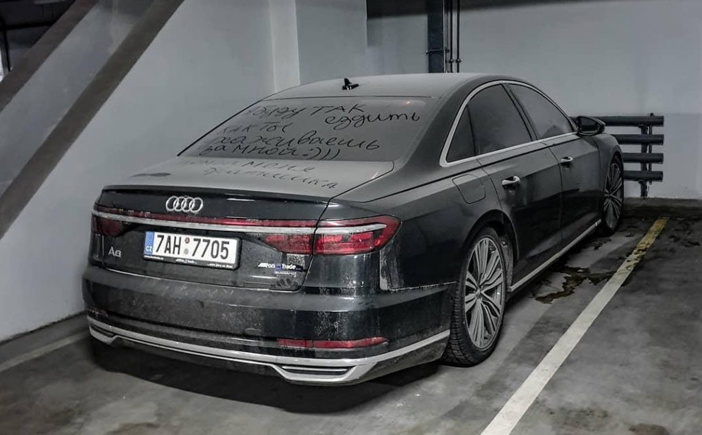 На киевском паркинге обнаружили заброшенной новейшую Audi A8