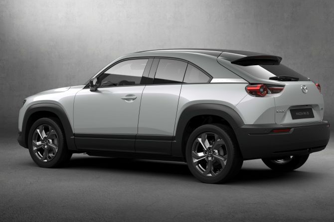 Mazda готовится к запуску полностью электрического кроссовера MX-30 (ФОТО)