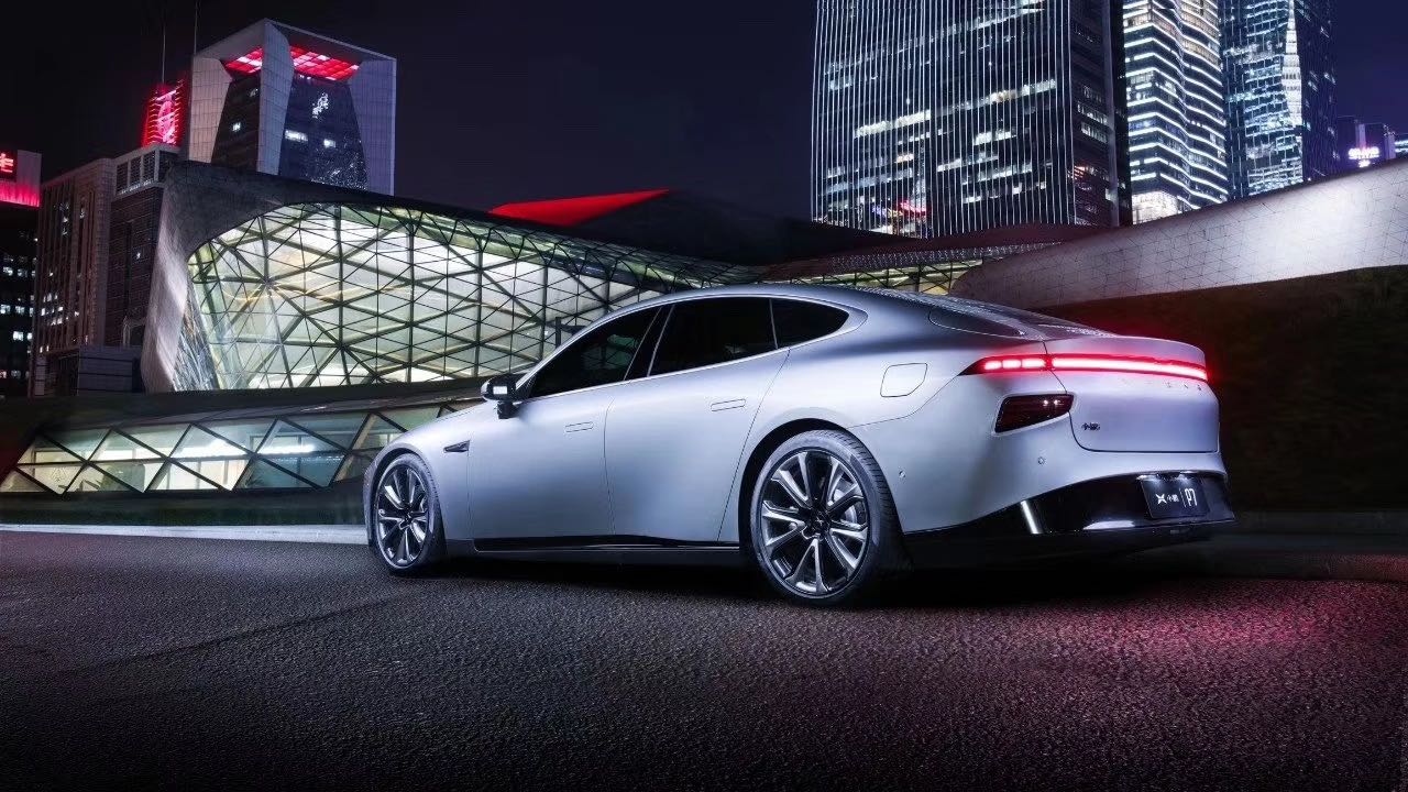 Китайцы представили бюджетный аналог Tesla Model S