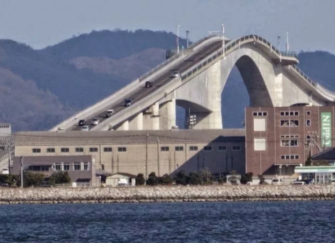 Очень необычный японский мост (ФОТО)